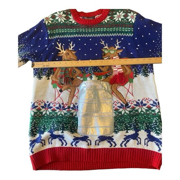NWOT 33 Degrees Reindeer Beer Pocket Sweater Large - Picture 7 of 10